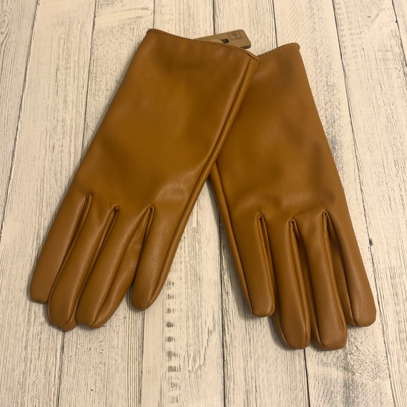 Ladies Gloves - Picture 2 of 3